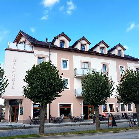Wellness Hotel Harmonie Trebon Exterior photo
